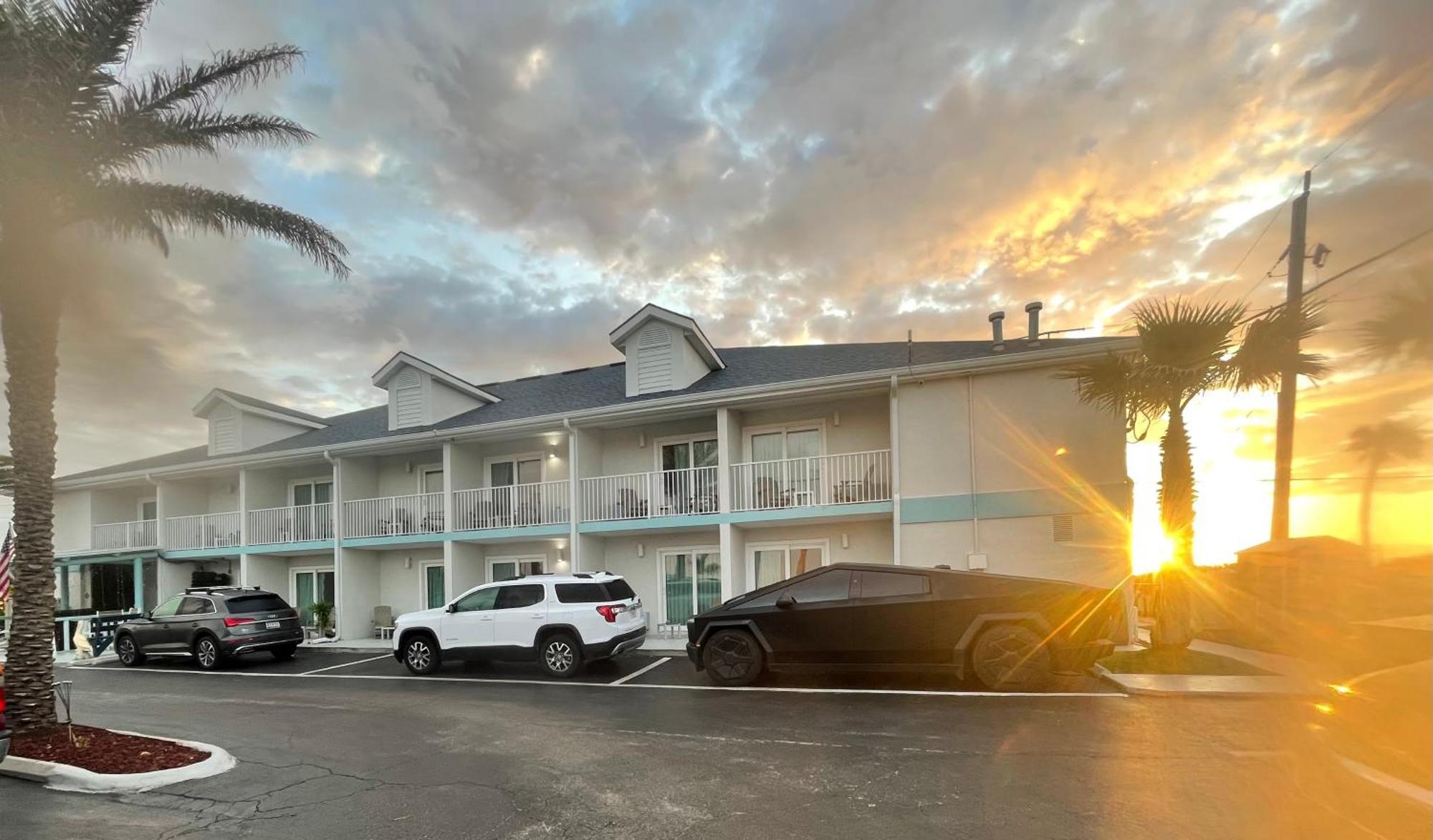 Ocean Sands Beach Inn (Adults Only) St. Augustine Exterior photo
